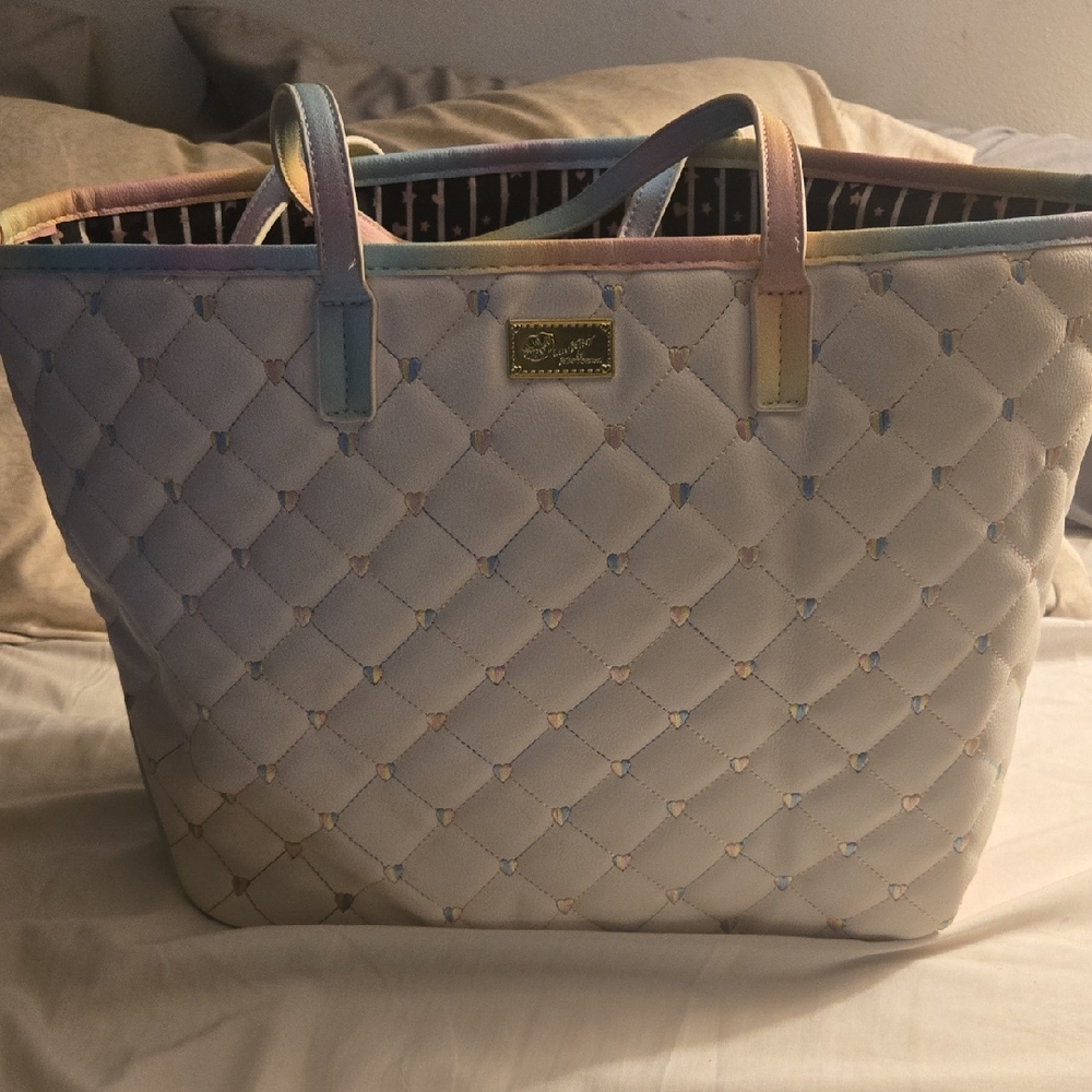 Elegant Quilted Tote Bag - Pastel Hues